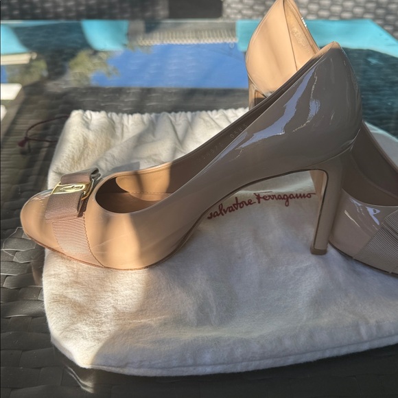 Salvatore Ferragamo Nude Patent Leather Heels size 37.5B - Picture 4 of 10